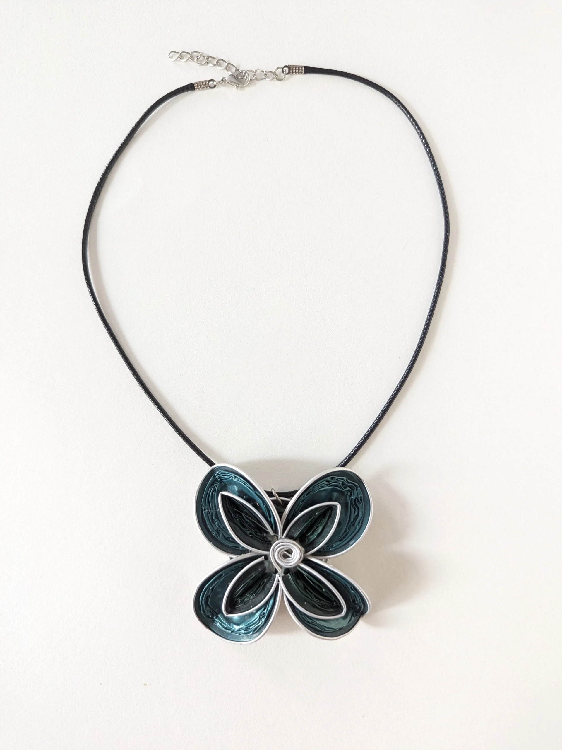   Collana fiore con cialde schiacciate