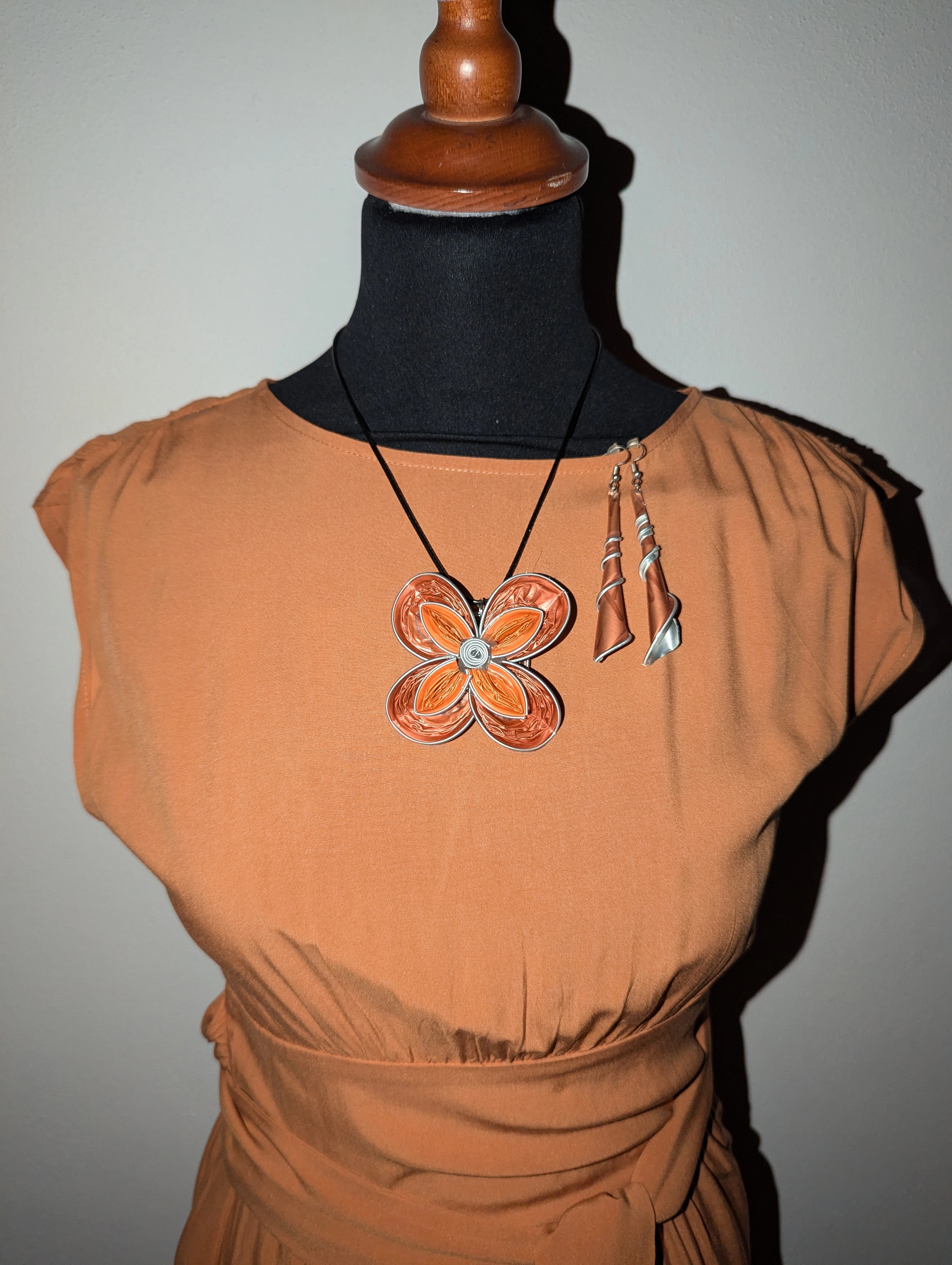 Set collana e orecchini arancione e bronzo