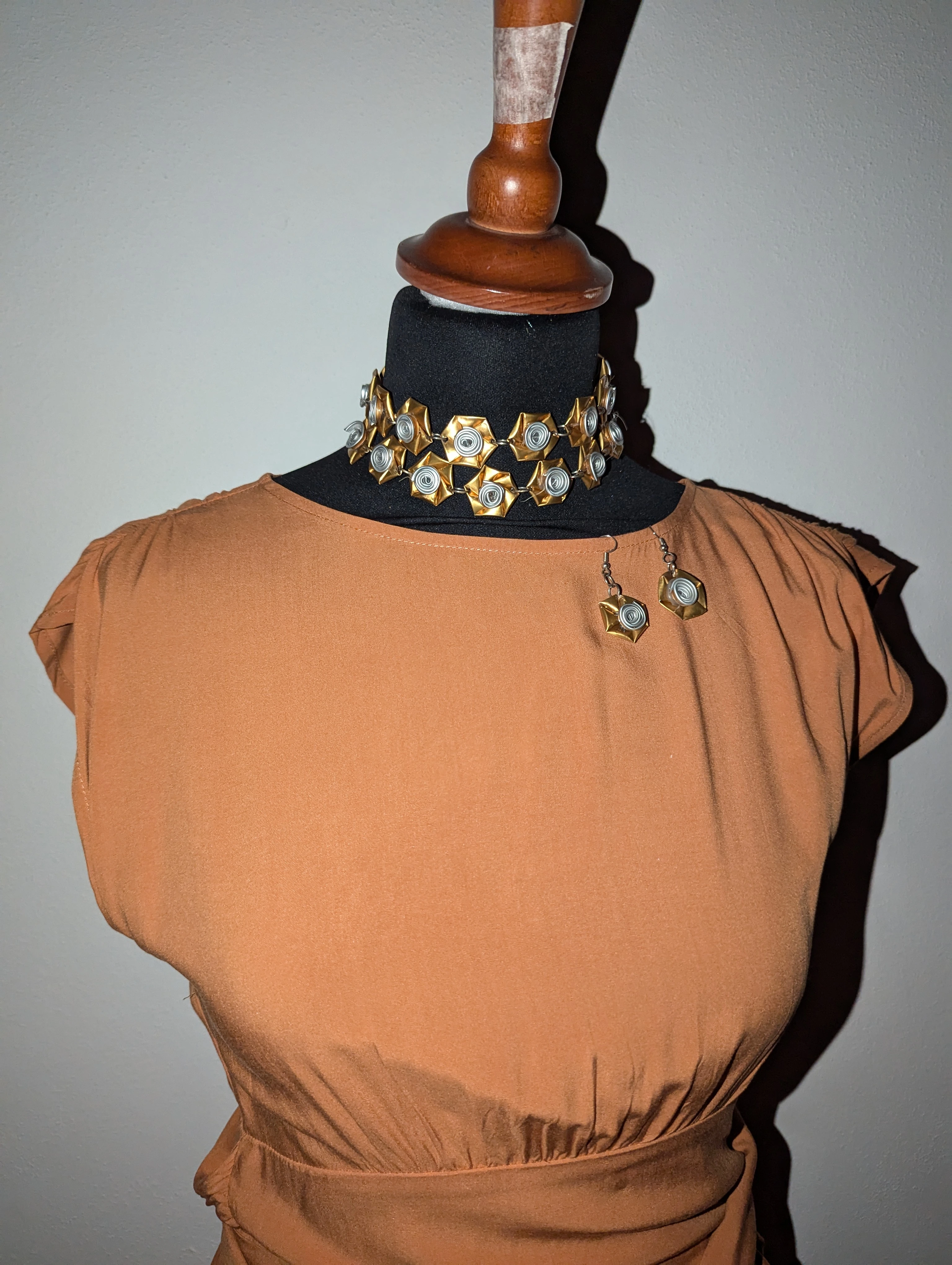 Set collana e orecchini in oro seconda posizione